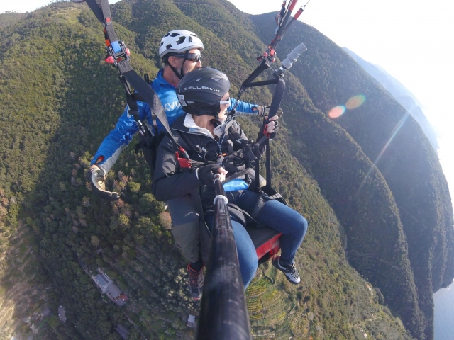 parapendio in tandem con fluo