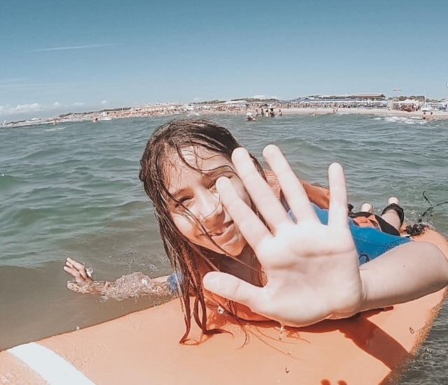 Nos encanta Surf to the Compolitan Beach 