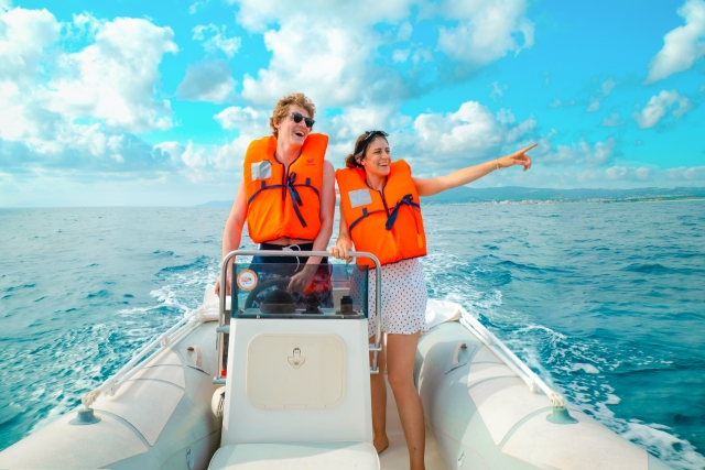  Excursions by rubber dinghy Cecina 