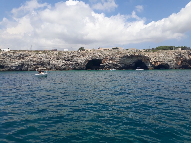  Leuca caves 