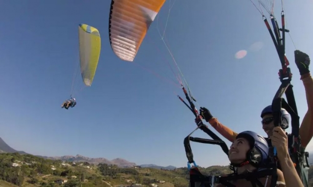  paragliding 