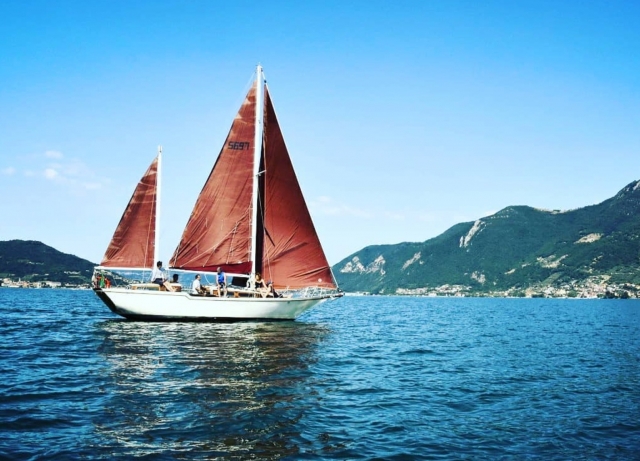  sailing on lake iseo 