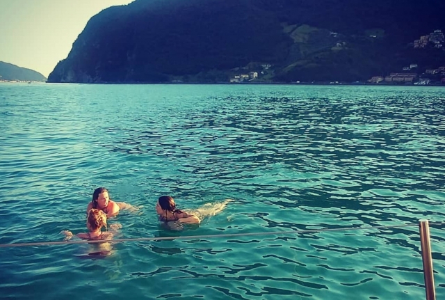 bagno nel lago d'Iseo