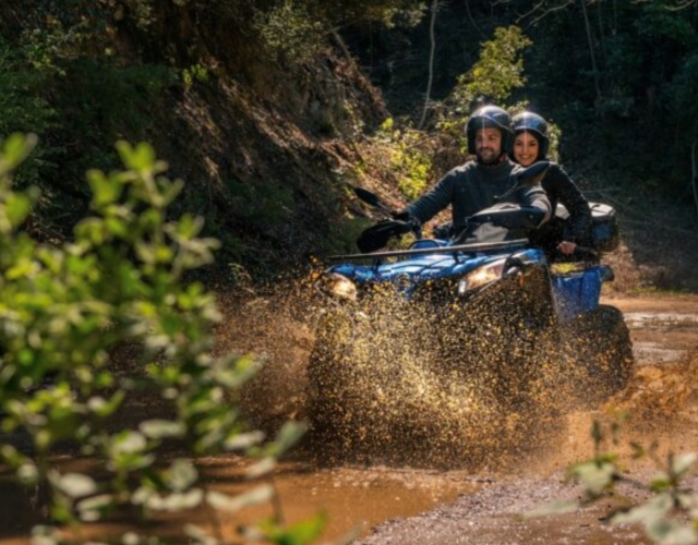  en Quad en el lodo 