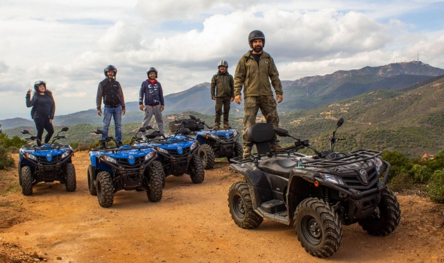 escursione in quad con amici