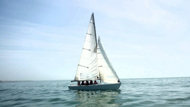  Verbringen Sie einen Tag auf einem Segelboot 