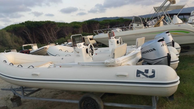  Schlauchboot 