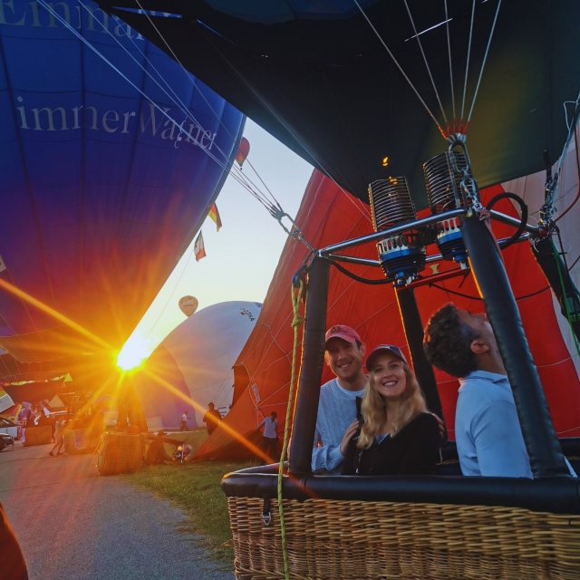 Vuelo romántico al atardecer 