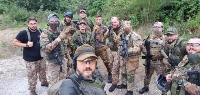  A equipe em Nápoles 