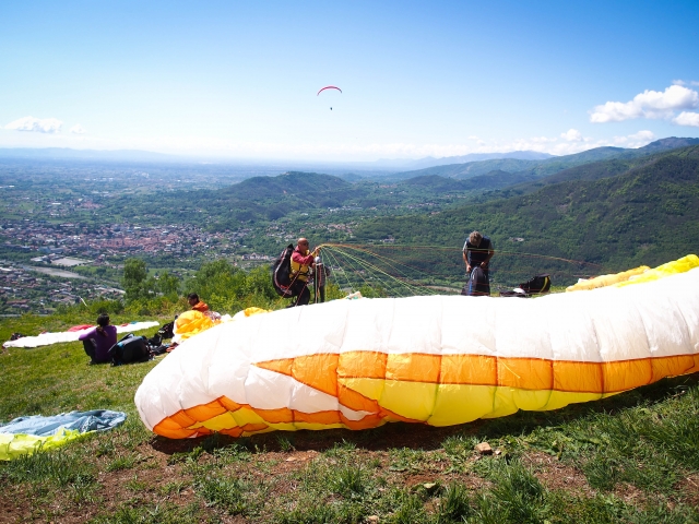 Preparing the paraglider