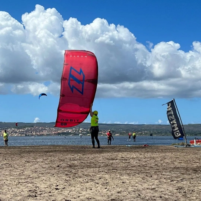  Vorbereitungen für eine Kitesurf-Session 