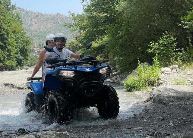  Zu zweit auf einem unserer Quads 