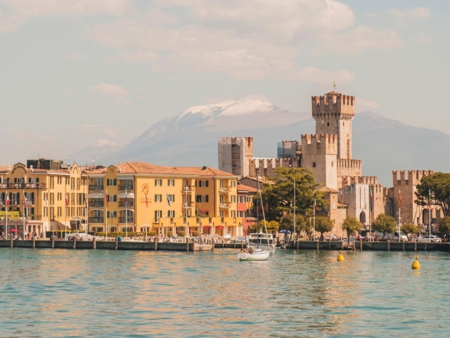  Cities on the lake 