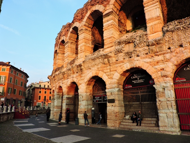  Arena di Verona al atardecer 
