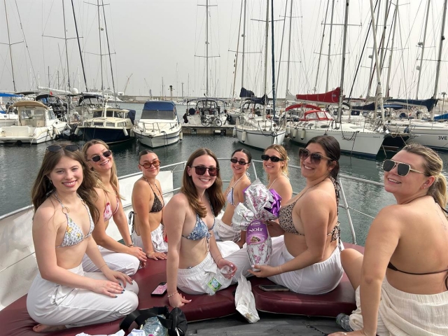  boat tour at the cave of the Queen 
