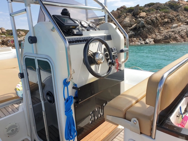  Dysfruta einer Tour en barco por cargliari 