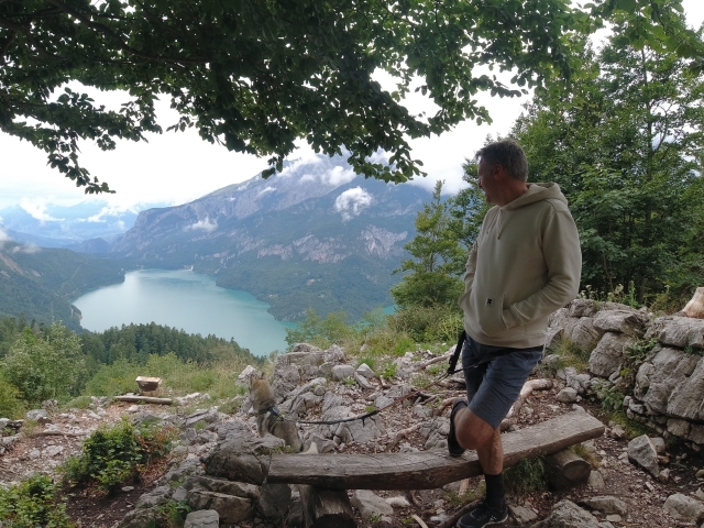 Passeggiata con gli husky sul Lago di Molveno