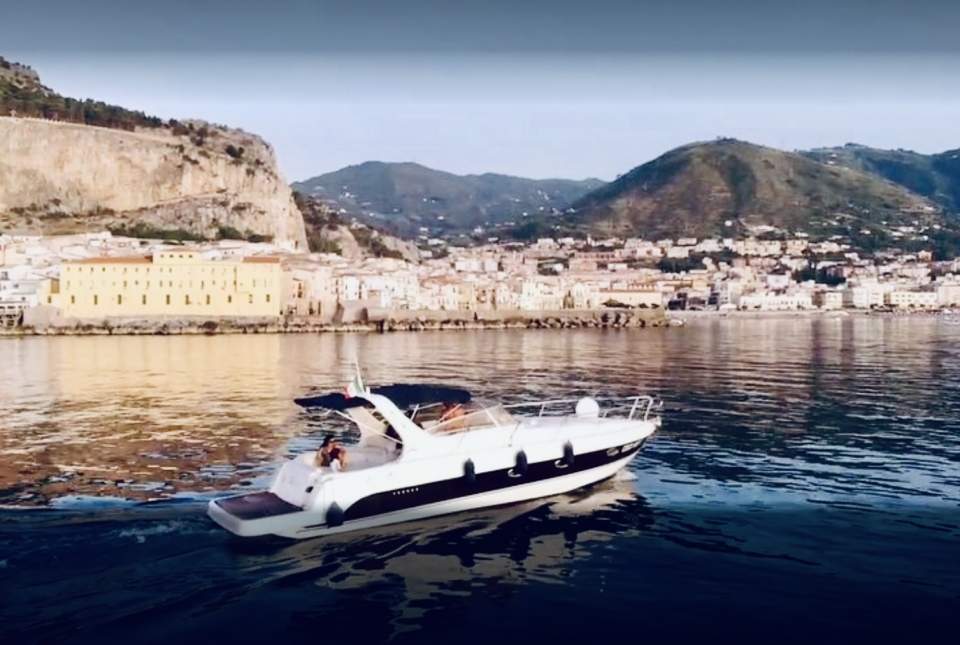  登上我们的游船 