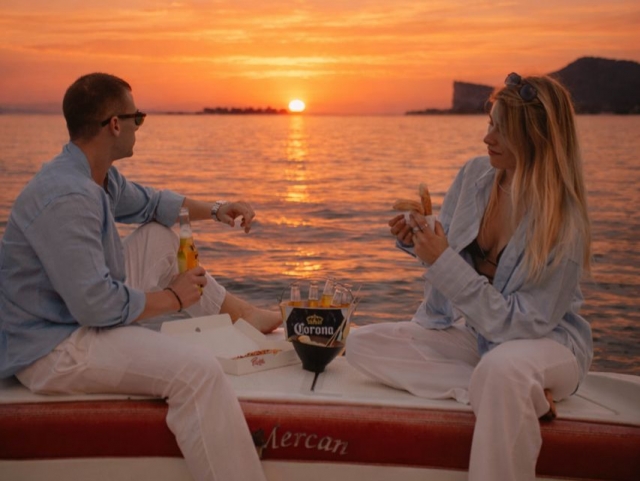  Bei Sonnenuntergang ein süßer Aperitif