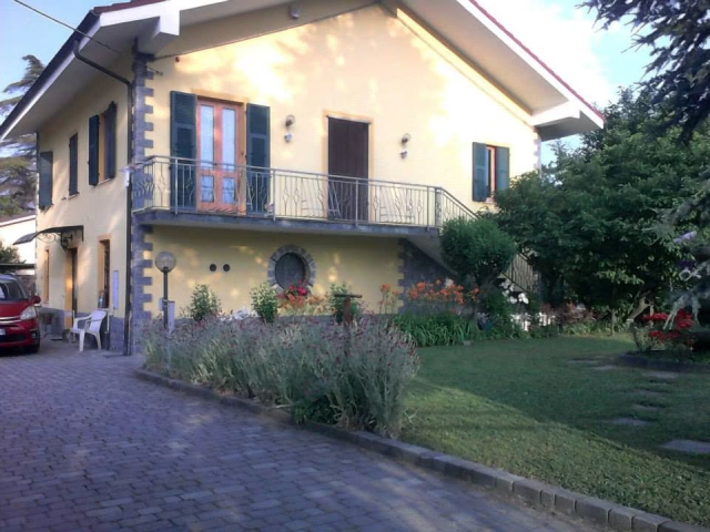  The facade of the B&B in Rocca Grimalda 