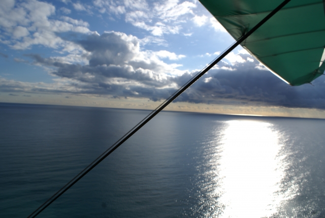  Das Meer vom Drachenflieger aus 