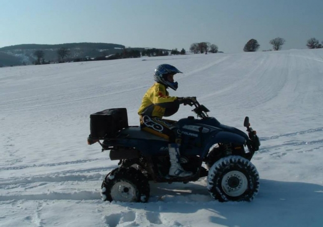  en quad en la nieve 