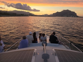 Sunset boat trip to the Grotta della Regina 2h30m