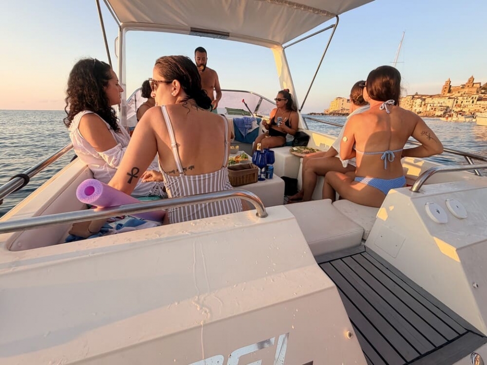 Profitez d'une journée à bord d'un bateau 