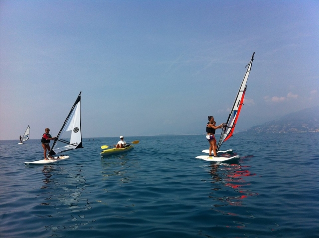  Bereit für ein Windsurfabenteuer 