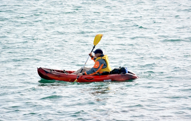  Come and have fun in a canoe! 
