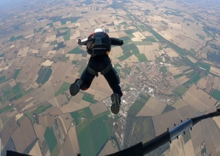 Paracaidismo con vídeo cerca de Bolonia4000m
