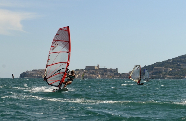 Cours de planche à voile + utilisation du matériel 1 semaine Formia