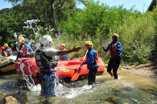  Ready to go rafting 