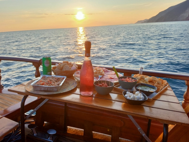  Aperitif at sunset