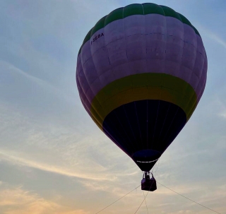 Panorama-Heißluftballonfahrt im Tessin