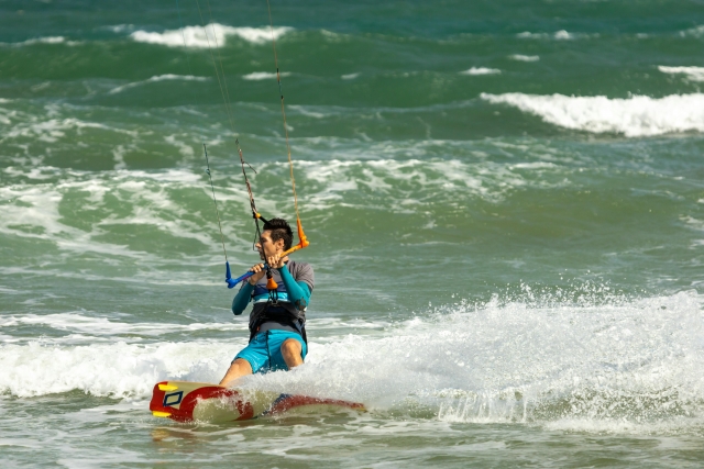 Osterangebot! Grundkurs Kitesurfen 5 Stunden Latium