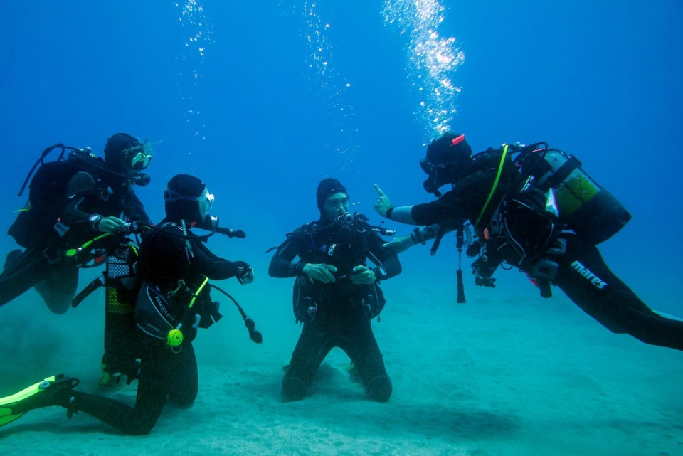 Learn to dive on the coast of Sardinia Learn to dive on the coast of Sardinia