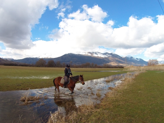  Cruzar el foso a caballo 