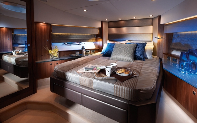  Soirée sur un yacht 