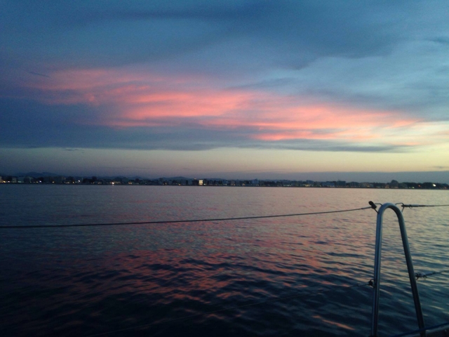  Puesta de sol sobre el mar 