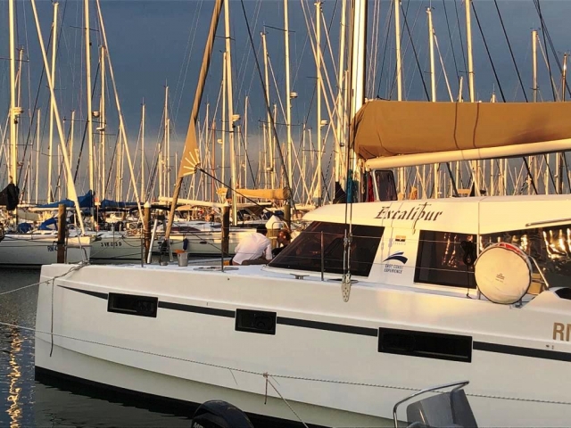  Coupleincatamaran-ece 