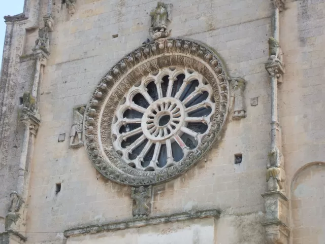  Igrejas e riqueza artística de Matera 