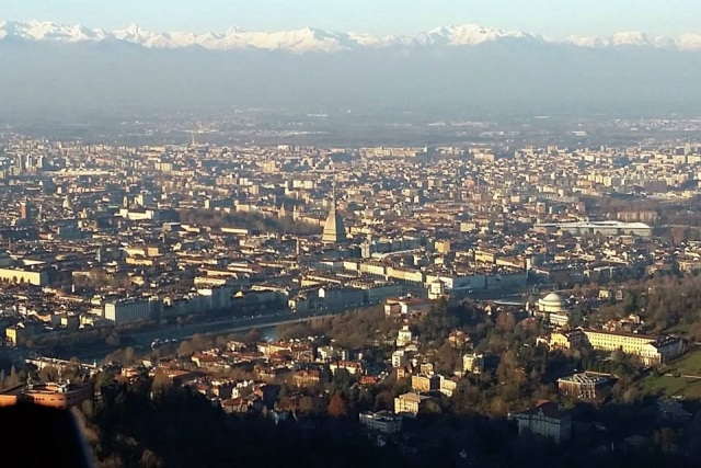 Sorvolando il capoluogo piemontese