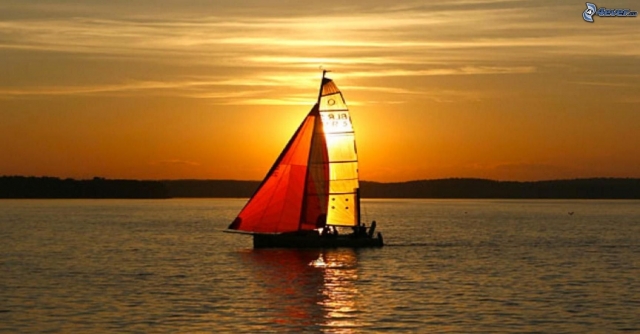  Navegando al atardecer