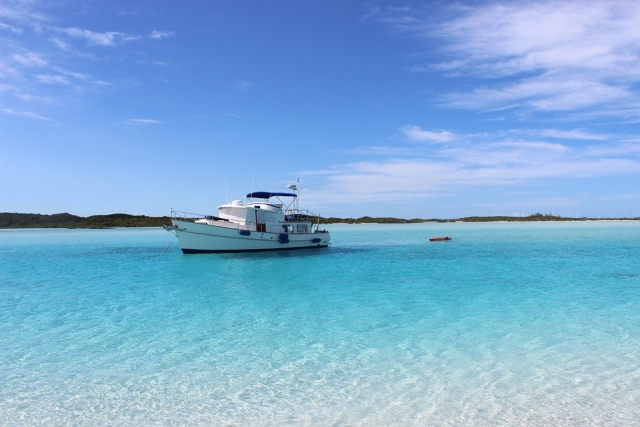 加勒比海水晶般清澈的海水.jpg 