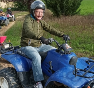 Tour in quad singolo e aperitivo Monferrato 210min