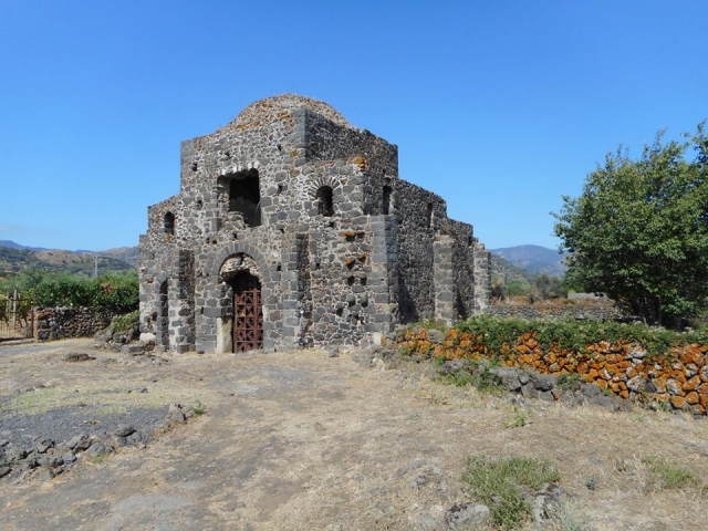 Antiche costruzioni lungo il cammino