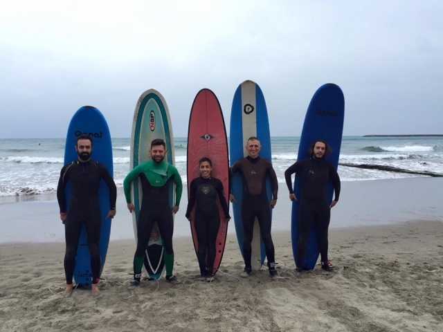  Winter surfers 