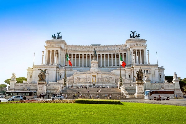  Altar of the Fatherland 