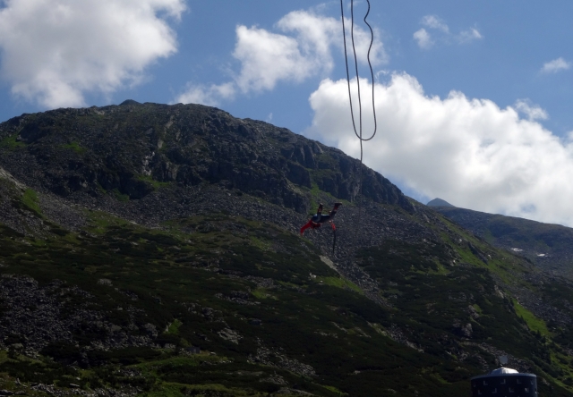Bungee jumping dalla diga